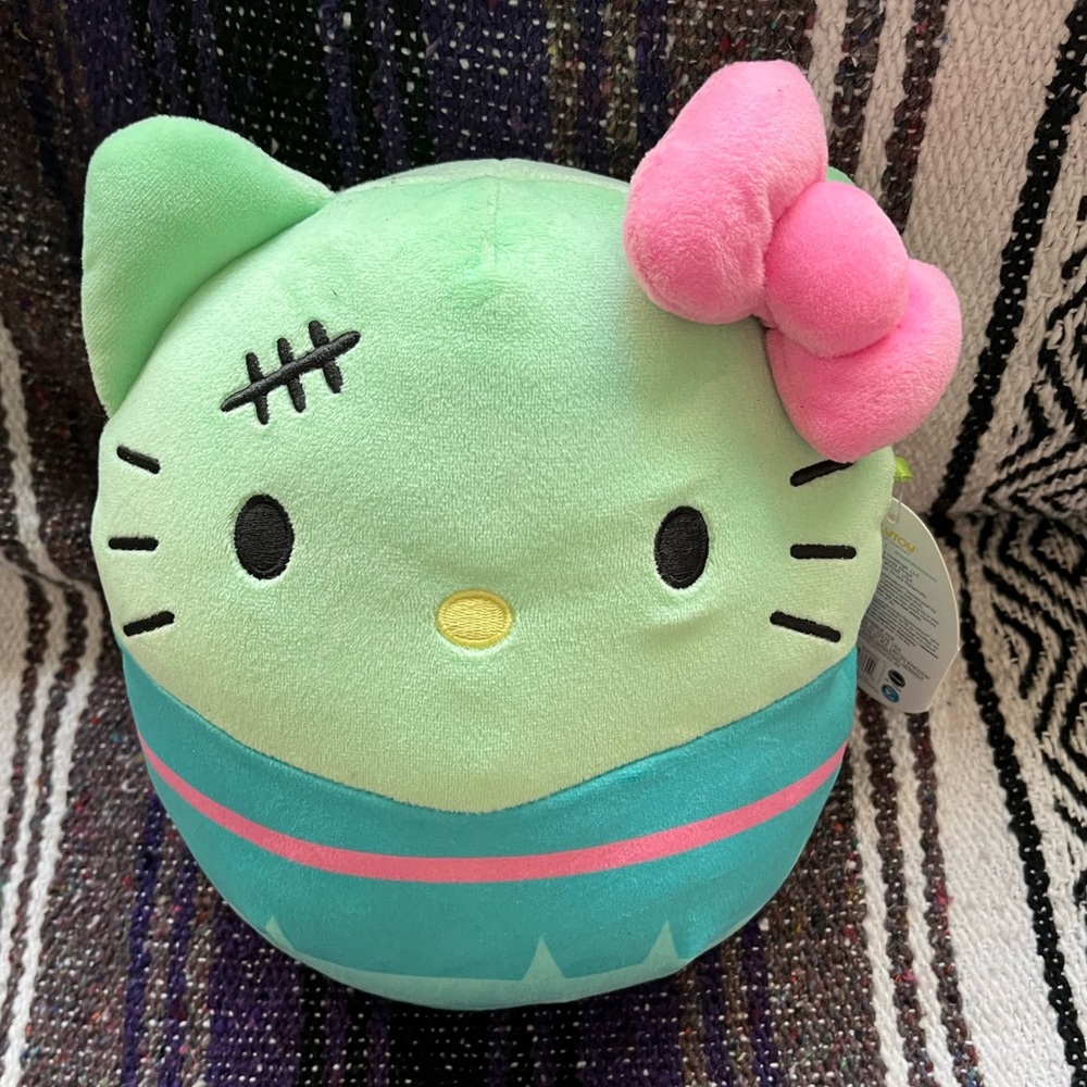 SQUISHMALLOW HELLOKITTY FRANKESTIEN NWT 8"
